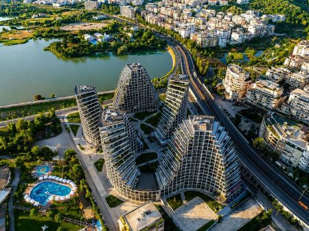 SHITET APARTAMENT ULTRA-LUKSOZ NË LAKE VIEW RESIDENCE