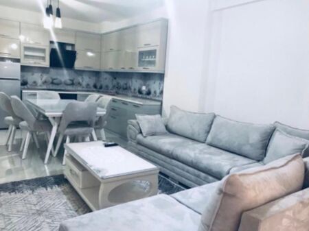 🏢Prane Shkolles se Mesme “Partizani”jepet me qera apartament 2+1+2,i mobiluar. 80,000Leke (Bruto )
