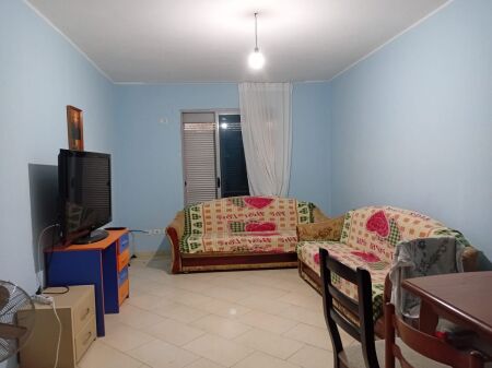 Apartament me qera