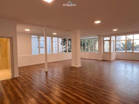 Zyre Me Qera Tek Liqeni i Thate (ID BZ2989) Tirane