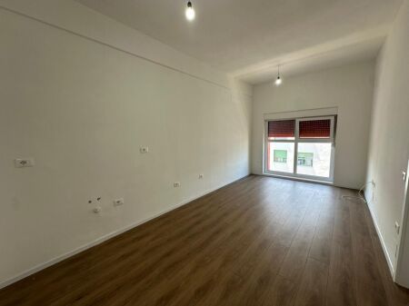 Apartament 1+1 per shitje tek Kompleksi Kadiu ne Ali Demi.