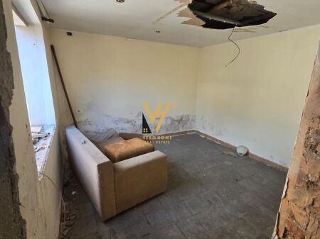 TERRENO CON EDIFICIO ESISTENTE IN VENDITA A SIRI KODRA 220.000 EURO