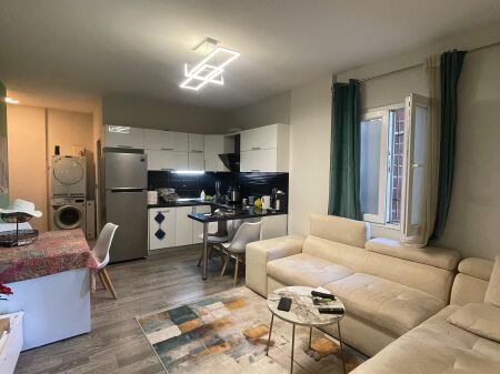 Shitet Apartament 1+1 ne Plazh