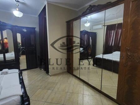 🏡 Apartament me Qera në Zemër të Durrësit – Hapësirë, Komoditet dhe Pamje Mbresëlënëse