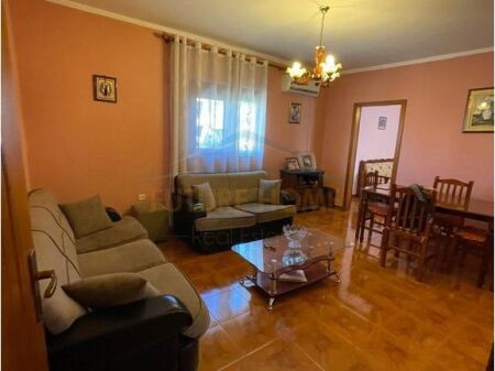 Qera, Apartament 2+1, Ish Parku i Autobuzave , Tirane.