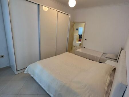 Jepet Me Qera Apartament 1+1+1 Ballkon