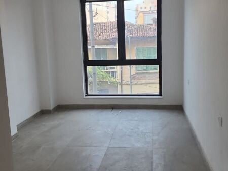 Locale commerciale in affitto a Myslym Shyri