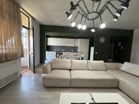 Qera, Apartament 2+1, Bulevardi Zogu I, Tirane.
