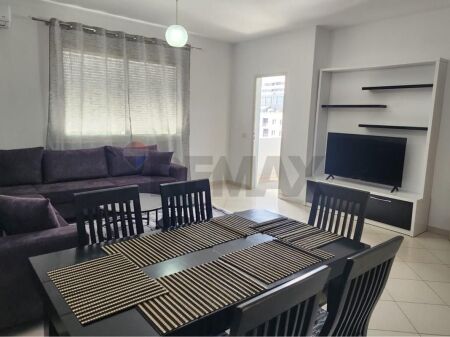 Apartament - Për Qira - Rruga e Kavajës, Tiranë
