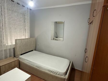 Unaza e Vogel, Siri Kodra - jepet me qera apartament 2+1.