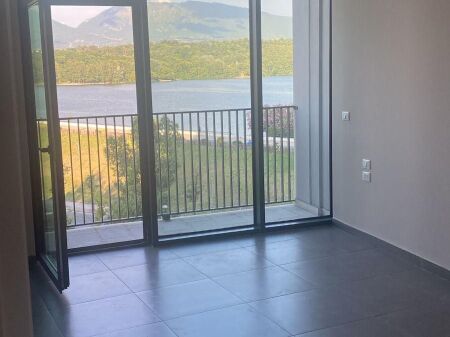 Office 3+1+2 for rent at Lake View