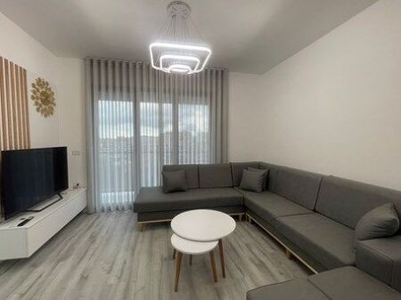 Apartament 2+1 +post parkimi per qira ne Don Bosko!