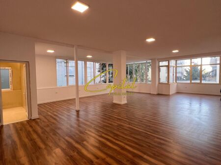 AMBIENTE COMMERCIALE IN AFFITTO 150 M2 LAGO ASCIUTTO 180.000 LEKE