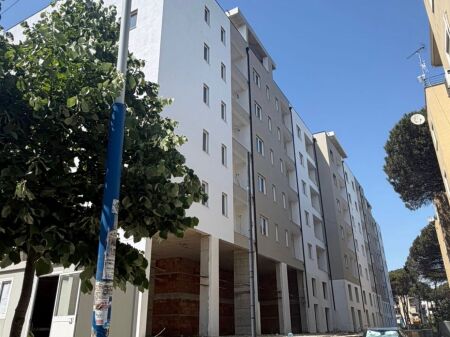 🌊 Shitet Apartament 1+1 📍Mali i Robit, Golem