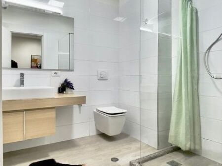 QIRA, APARTAMENT MODERN 1+1, RRUGA KAVAJËS