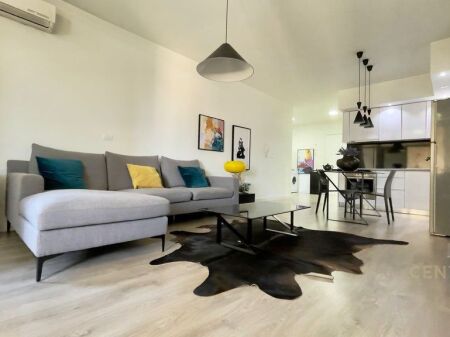 QIRA, APARTAMENT MODERN 1+1, RRUGA KAVAJËS