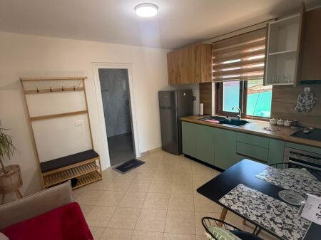 Qera | Apartament 1 + 1 | Qendra Shëndetësore Qytet Studenti | 490 €/muaj