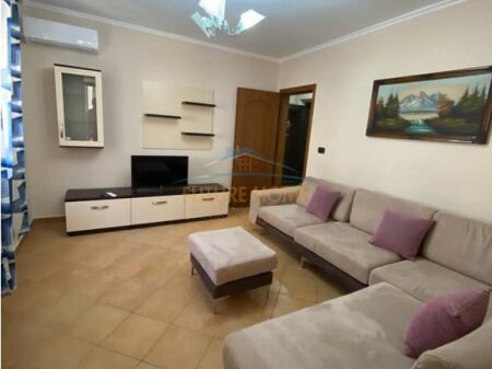 Jap me Qera, Apartament 2+1, Rruga Hoxha Tahsim