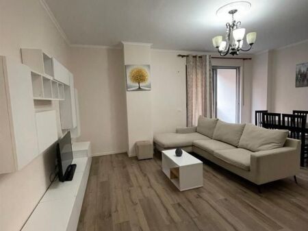 🏢Fresk,Via Dajti affittasi appartamento 2+1 arredato.45,000Leke