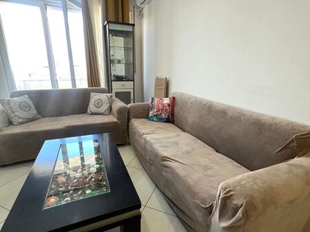 JEPET ME QERA 1+1 NE ASTIR , 400 EURO