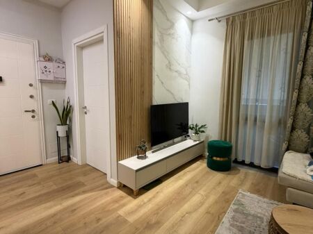 Apartament 2+1 per qera Amerikan 2 Perballe me qsut !