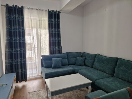 JEPET PER QIRA APARTAMENT 2+1 ME POST PARKIMI, TE KOMPLEKSI MANGALEM