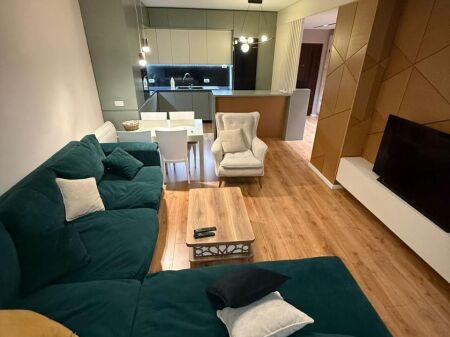 Jepet apartament 2+1 + garderobe me qira + Parking tek Ish Parku tek Kompleksi Star!