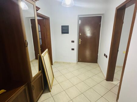 Affittasi Appartamento 3+1+1 con Balcone