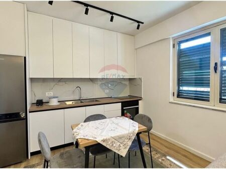 Apartament per qira 1+1 , 21 Dhjetori