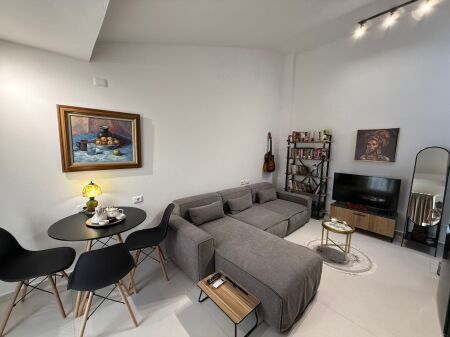 Shitet apartament 1+1 ne Fresk tek 2 Luanet
