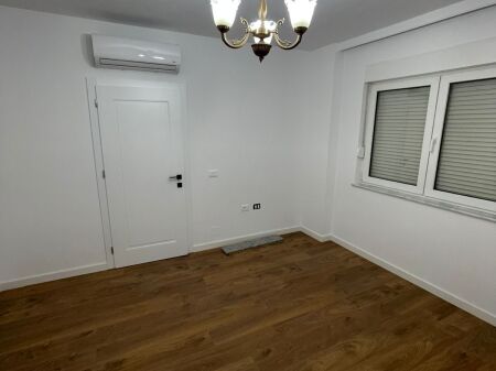 🏢 JEPET ME QERA APARTAMENT 1+1 – PRANË AIR ALBANIA