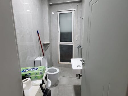 Comune di Parigi, affittasi appartamento 1+1.