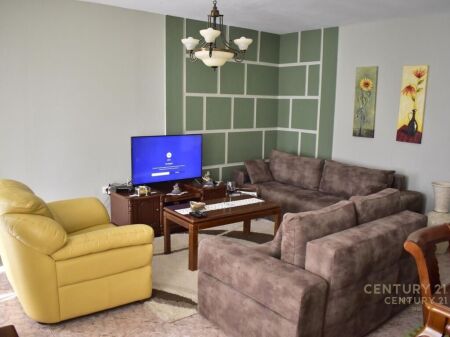 APARTAMENT 2+1 ME QIRA, SHESHI SKËNDERBEJ- QENDËR. IRG143115