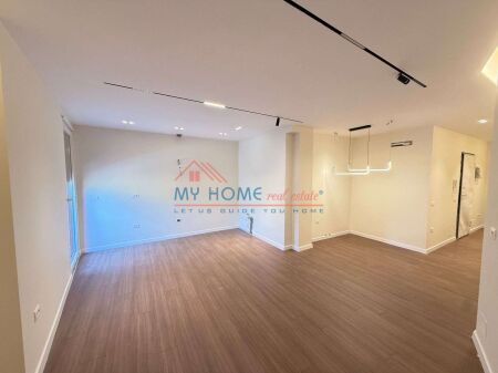 Shitet Apartament 2+1+Post Parkimi Lart Maternitetit te Ri ne Tirane