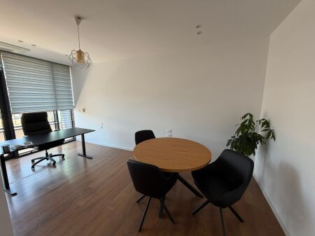 Jepet apartament  me qira  2+1 + post parking Tek Lake View