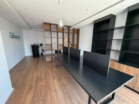🏢 Jepet me qira apartament 2+1 + post parkimi  📍 Rruga e Kosovarëve, Lake View Residence💰 1.420 €/muaj