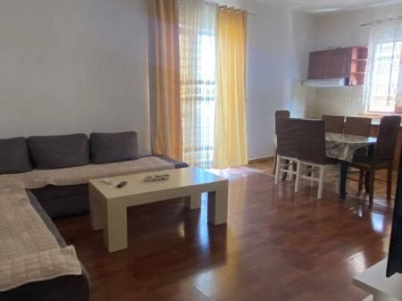 SHTEPI PRIVATE 2+1+2 ME QERA - RR. 5 MAJI, TIRANE