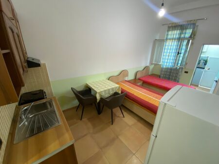🏡 Jepet Garsoniere me Qira pranë Qytet Studentit, Tiranë