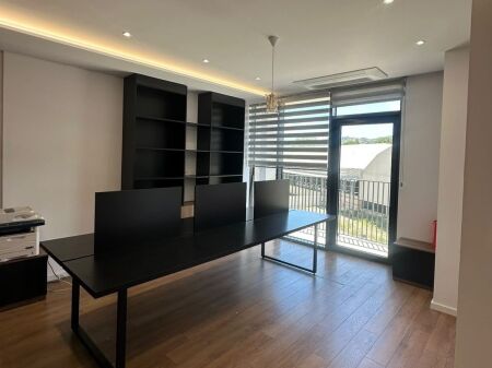🏢 Ambient Zyre me Qira – Lake View Residence, Liqeni Artificial ✨
