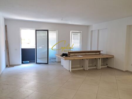 UFFICIO IN AFFITTO 93 M2 VIA MINE PEZA 70.000 LEKE