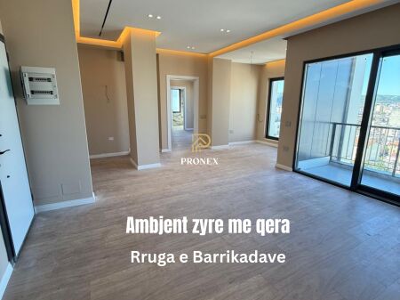 Ambjent zyre me qera - Rruga e Barrikadave