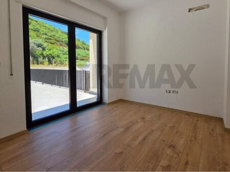 Shitet apartament 3+1 Kodra e Diellit 2