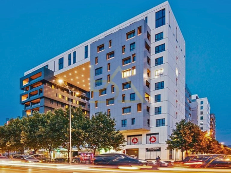 Shitet Apartament 3+1 + 2 Poste Parkimi – Square 21, Tiranë