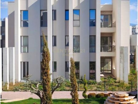 Shitet Apartamnet 2+1 tek Liqeni Thate tek Rezidenca Green Valley