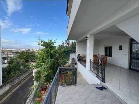 Apartament - Për Qira - Rruga Ali Shefqeti, Tiranë