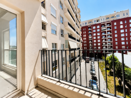 Shitet Apartament 2+1 Kati i 2, Aura