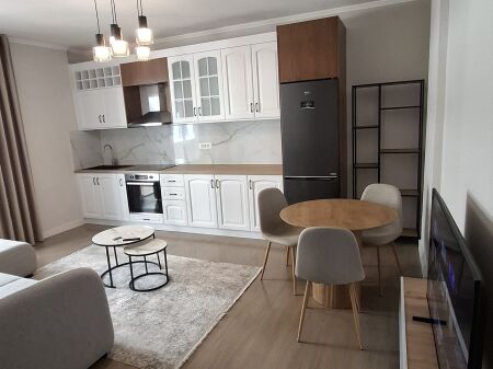 🏡 Affittasi appartamento 2+1  📍 Via Kavaja, dietro Square 21
