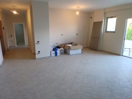 Shitet apartament 2+1+2 pranë Pajtoni Center për vetëm 125 milionë lekë