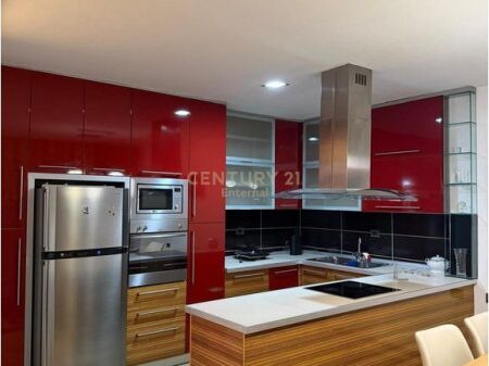 Shitet Apartament 2+1 ne ish-Bllok