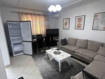 Affittasi appartamento 2+1 50000 lek al mese a Lapraka